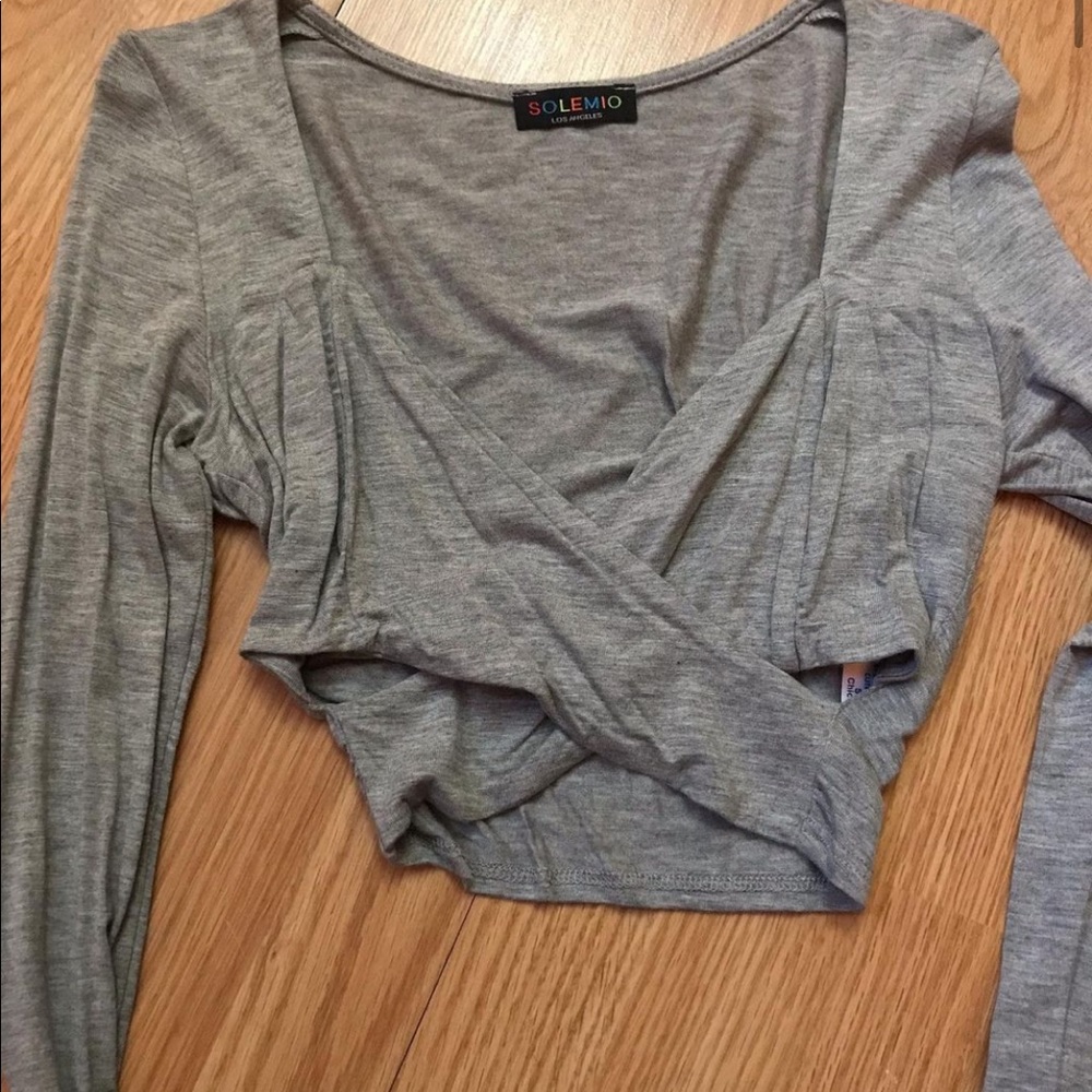Grey long sleeve crop